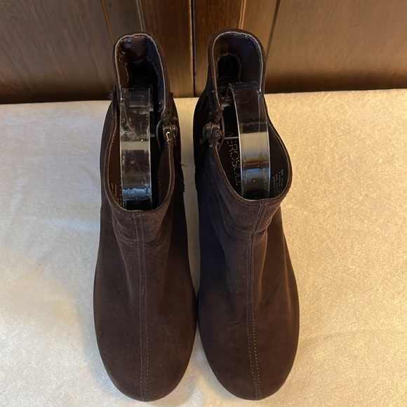 Aerosoles Ankle Boots Brown Healed Suede size 6 Like New - Picture 2 of 10